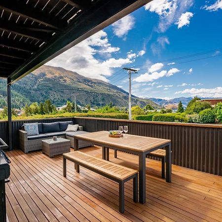 Views On Parry - Lake Hawea Holiday Home Exteriör bild