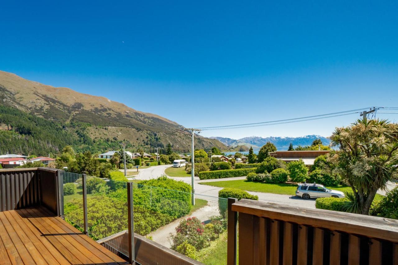 Views On Parry - Lake Hawea Holiday Home Exteriör bild