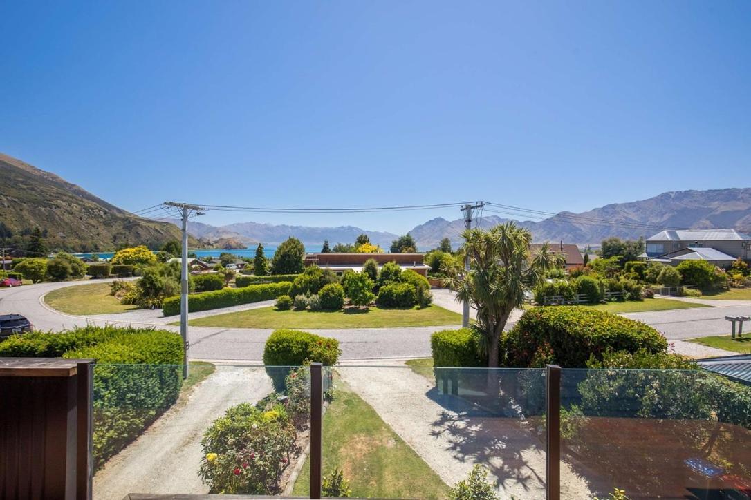 Views On Parry - Lake Hawea Holiday Home Exteriör bild