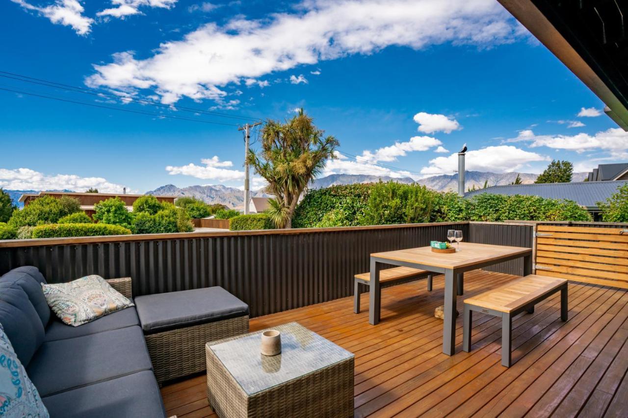 Views On Parry - Lake Hawea Holiday Home Exteriör bild