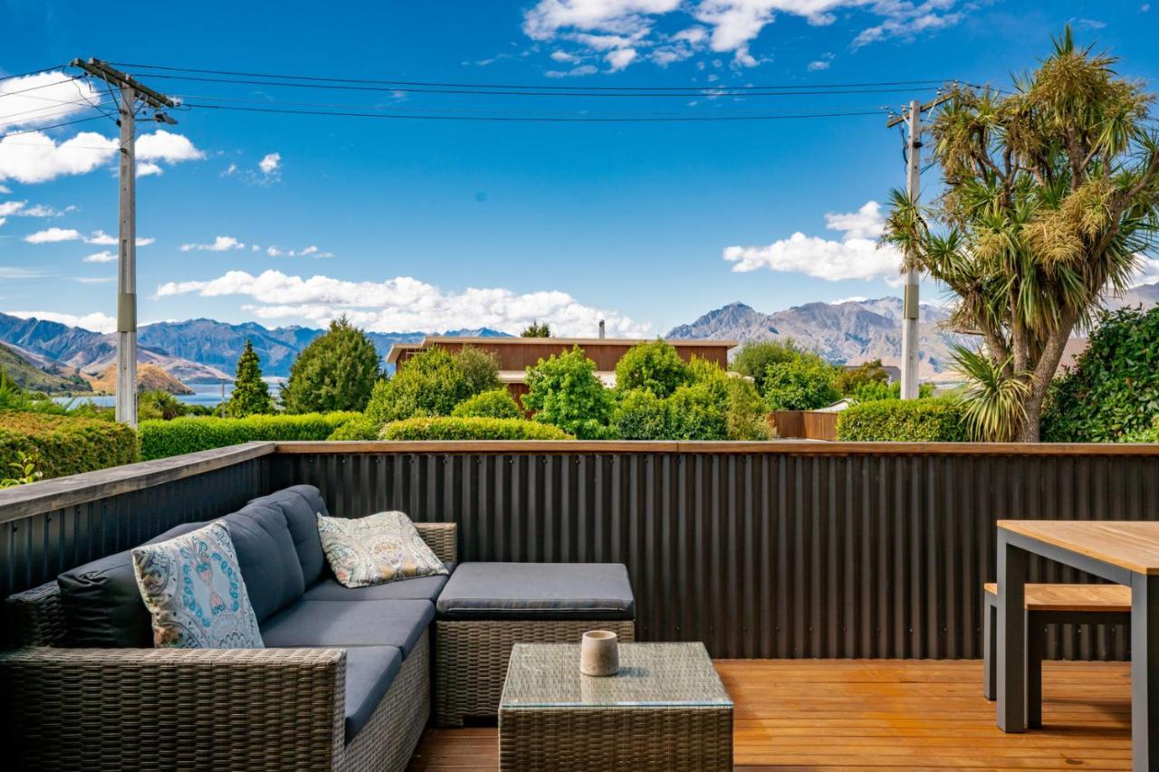 Views On Parry - Lake Hawea Holiday Home Exteriör bild