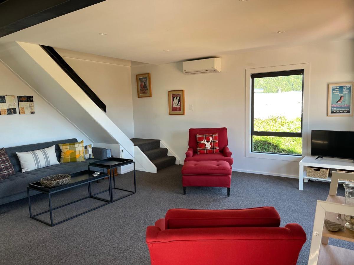 Views On Parry - Lake Hawea Holiday Home Exteriör bild
