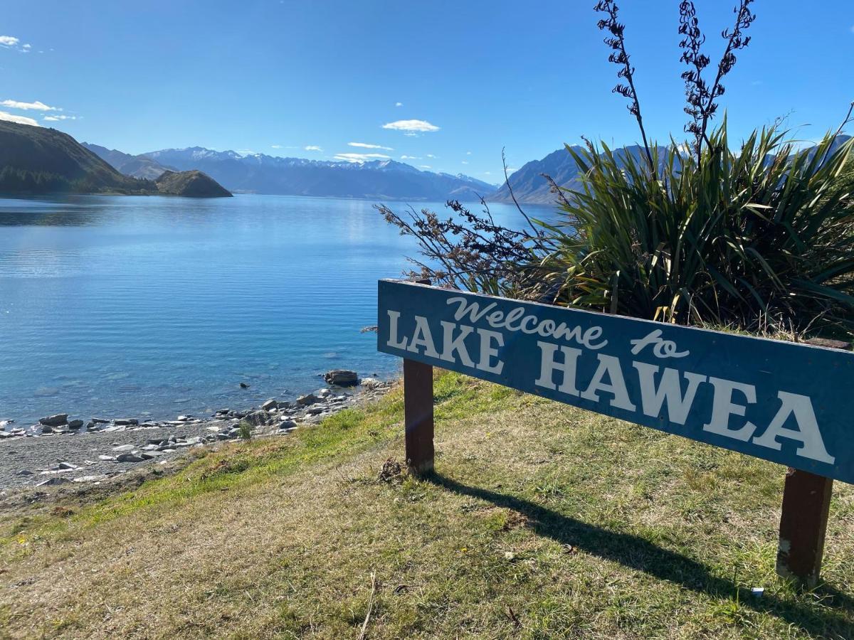 Views On Parry - Lake Hawea Holiday Home Exteriör bild